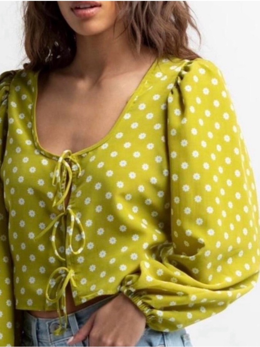 Levi’s Daisy Print Tie-Front Puff Sleeve Top